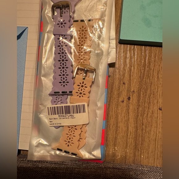 2 iWatch bands - Picture 1 of 2